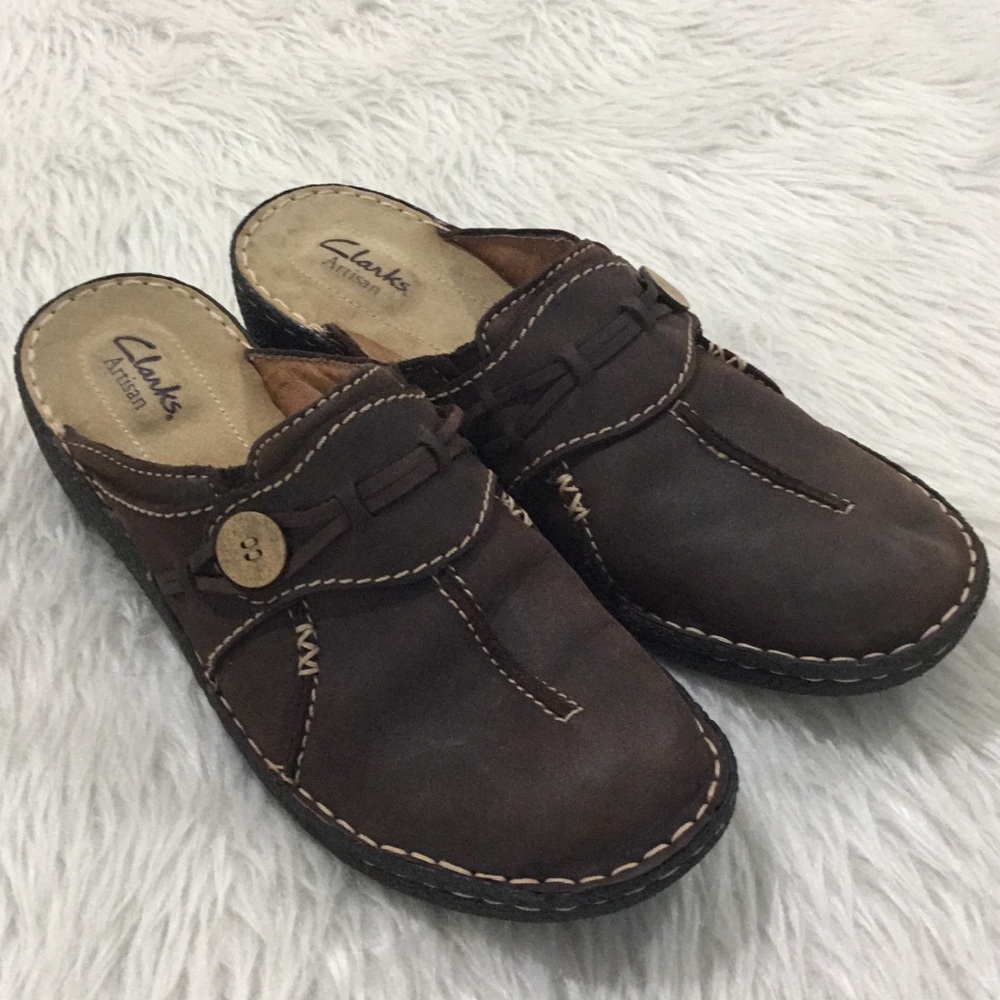 Clark’s brown leather slip on shoes